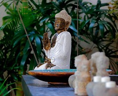 Elegant Private Villa, 3 BR, Seminyak With Staff