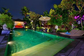 Elegant Private Villa, 3 BR, Seminyak With Staff