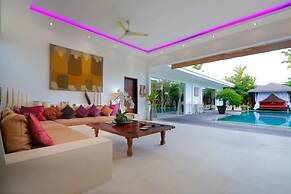 Elegant Private Villa, 3 BR, Seminyak With Staff