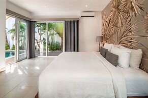 Splendid Private Villa, 2 BR, Canggu With Staff