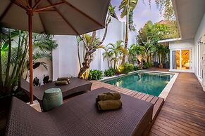 Splendid Private Villa, 2 BR, Canggu With Staff