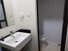 Aloha Guest House - 1 Male Only