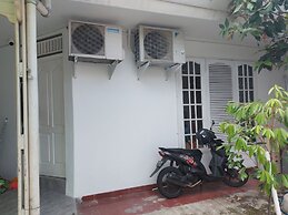 Eiffel Residence Tarakan - Female Only