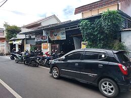 Eiffel Residence Petojo - Female Only