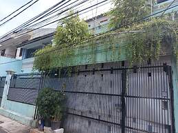 Eiffel Residence Petojo - Female Only