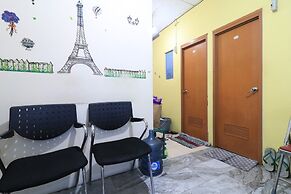 Eiffel Residence Batu Tulis 35A1 - Female Only