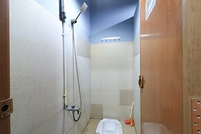 Eiffel Residence Batu Tulis 35A1 - Female Only