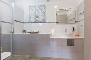 Big Terrace Apartment