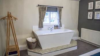 The Bell Alderminster