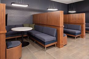 Courtyard by Marriott Memphis East/Galleria