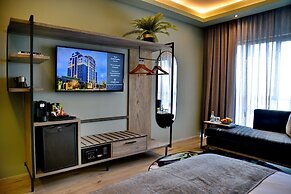 Courtyard Hotel Waterfall City