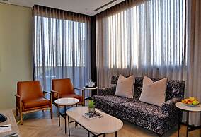 Courtyard Hotel Waterfall City