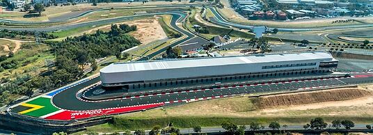 Courtyard Hotel Waterfall City