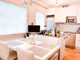 3bed Apartment 18 Mins by Metro to Helsinki Centre