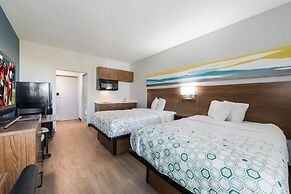 HomeTowne Studios By Red Roof Newport News – Hampton West