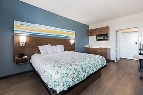 HomeTowne Studios By Red Roof Newport News – Hampton West