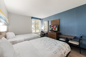 HomeTowne Studios By Red Roof Newport News – Hampton West