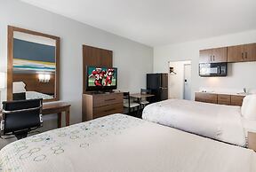 HomeTowne Studios By Red Roof Newport News – Hampton West