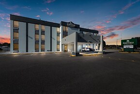 HomeTowne Studios By Red Roof Newport News – Hampton West