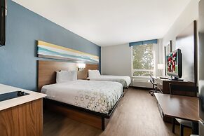 HomeTowne Studios By Red Roof Newport News – Hampton West