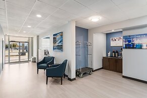 HomeTowne Studios By Red Roof Newport News – Hampton West