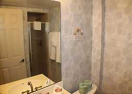 Summerhouse 228 2 Bedroom Condo by RedAwning