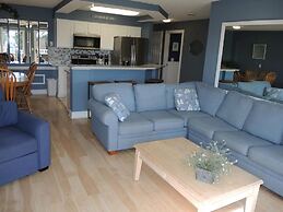 208 2 Bedroom Villa by RedAwning