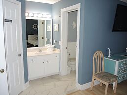 208 2 Bedroom Villa by RedAwning