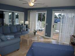 208m 1 Bedroom Condo by Redawning