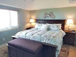 Summerhouse 101 3 Bedroom Condo by RedAwning