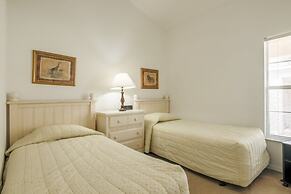 Gated Community Private Pool 3 Bedroom Home by Redawning