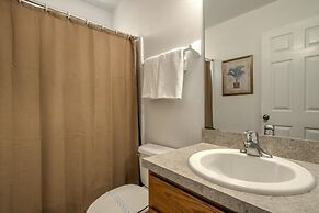 Gated Community Private Pool 3 Bedroom Home by Redawning