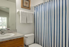 Gated Community Private Pool 3 Bedroom Home by Redawning