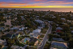 Bayside Bliss 3 Bedroom Home by RedAwning