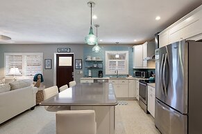 Bayside Bliss 3 Bedroom Home by RedAwning