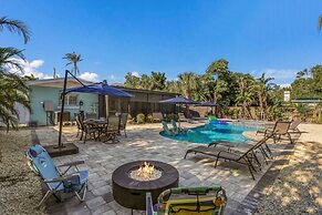 Bayside Bliss 3 Bedroom Home by RedAwning