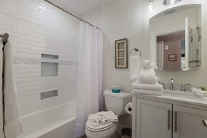 Bayside Bliss 3 Bedroom Home by RedAwning