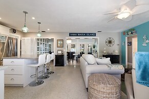 Bayside Bliss 3 Bedroom Home by RedAwning