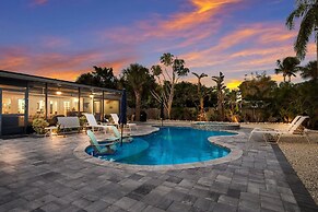 Bayside Bliss 3 Bedroom Home by RedAwning