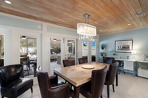 Bayside Bliss 3 Bedroom Home by RedAwning