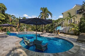 Bayside Bliss 3 Bedroom Home by RedAwning