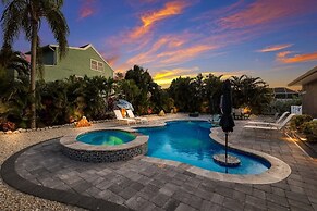 Bayside Bliss 3 Bedroom Home by RedAwning