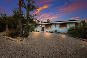 Bayside Bliss 3 Bedroom Home by RedAwning