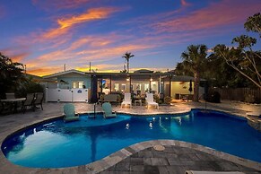 Bayside Bliss 3 Bedroom Home by RedAwning