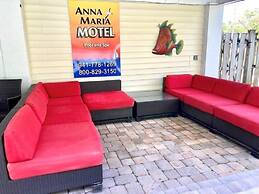 Coconut 3 Bedroom Home by RedAwning