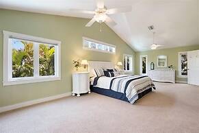 Coconut 3 Bedroom Home by RedAwning