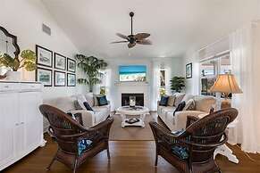 Coconut 3 Bedroom Home by RedAwning