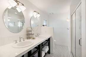 Coconut 3 Bedroom Home by RedAwning