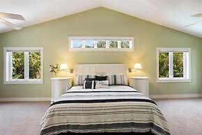 Coconut 3 Bedroom Home by RedAwning