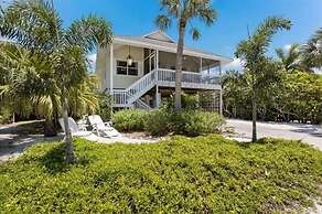 Coconut 3 Bedroom Home by RedAwning